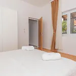 Holiday home Amazing In With Wifi Oklaj
