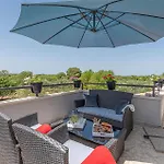 Amazing In With Wifi Holiday home Oklaj