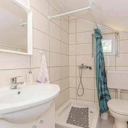 Stunning In With Outdoor Swimming Pool Holiday home *