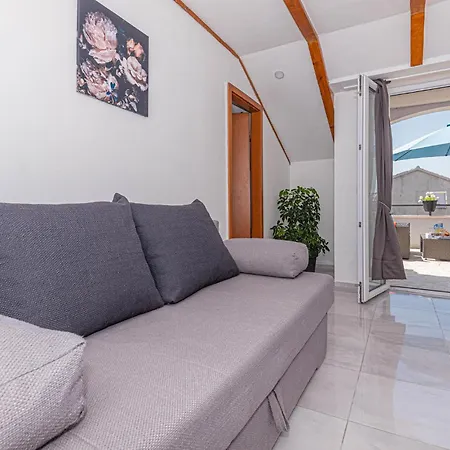 Stunning In With Outdoor Swimming Pool Holiday home