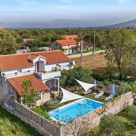 Stunning In With Outdoor Swimming Pool * Oklaj