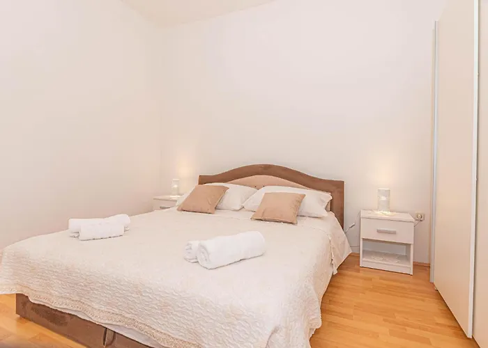 Vakantiehuis Amazing In With Wifi Oklaj